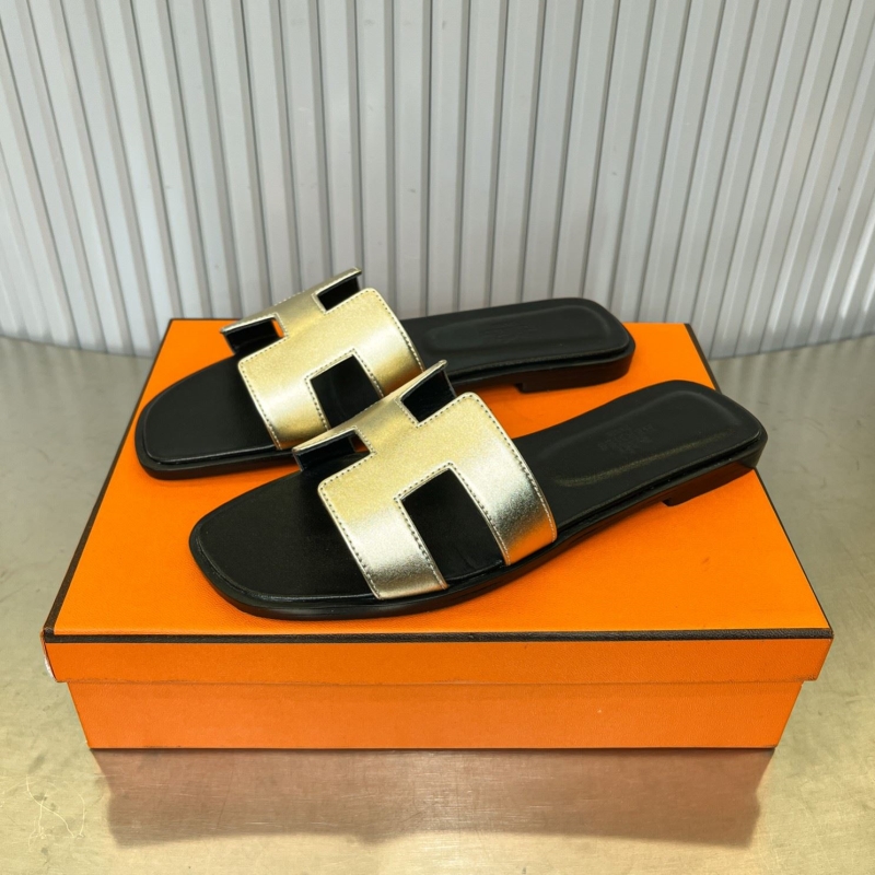 H**mes slippers